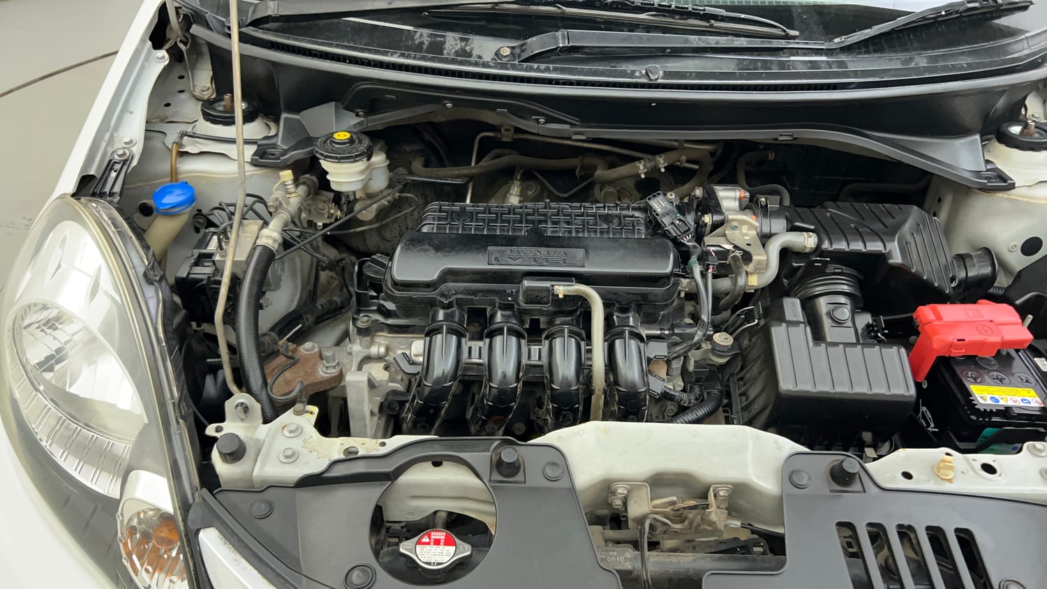 Used 2016 Honda Amaze 1.2 SX i-VTEC Petrol Manual engine ENGINE RIGHT SIDE VIEW