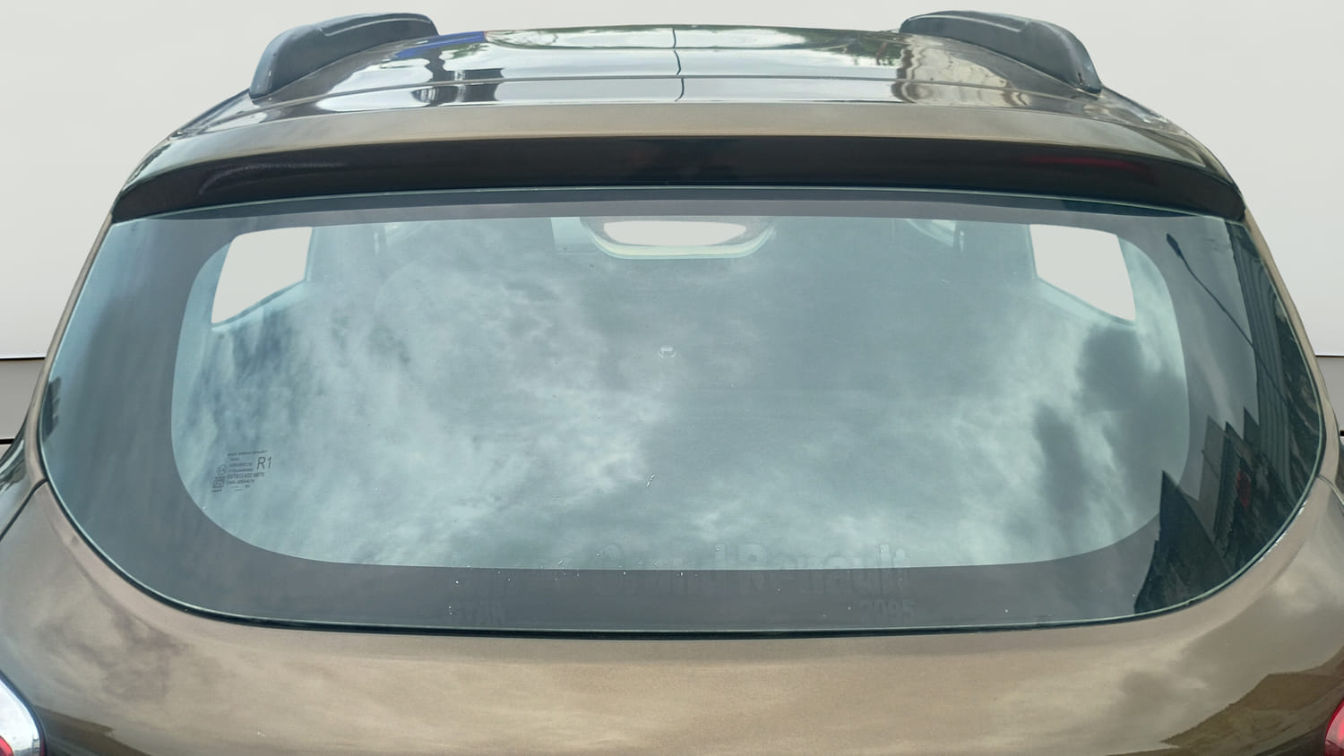 Used 2019 Renault Kwid RXT Opt Petrol Manual exterior BACK WINDSHIELD VIEW