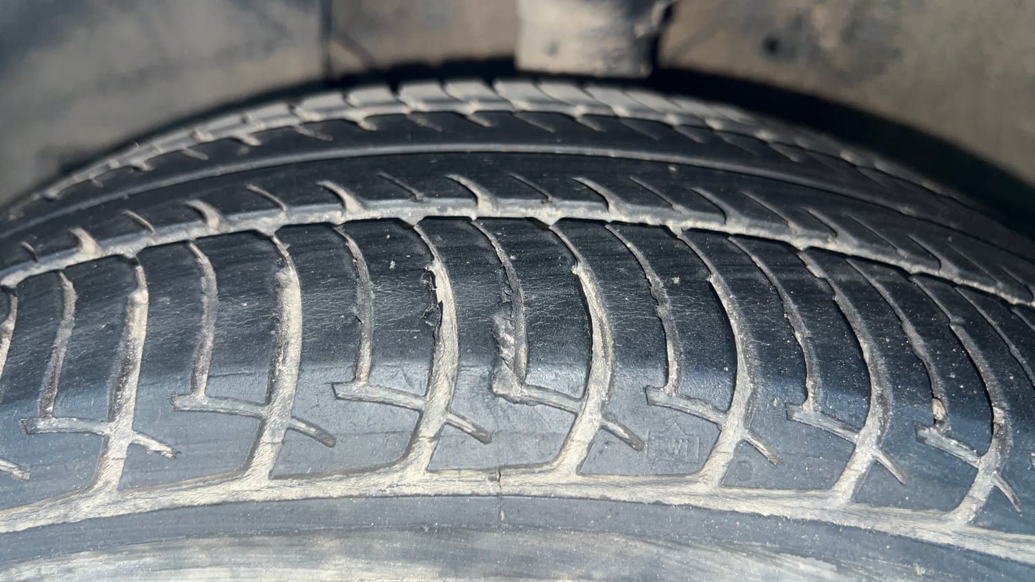 Used 2020 Maruti Suzuki Wagon R VXi 1.2 Petrol Manual tyres LEFT FRONT TYRE TREAD VIEW
