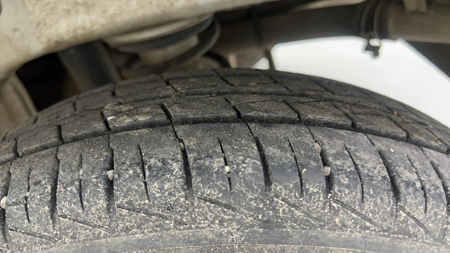 Used 2023 Maruti Suzuki Alto 800 VXi Petrol Manual tyres LEFT REAR TYRE TREAD VIEW