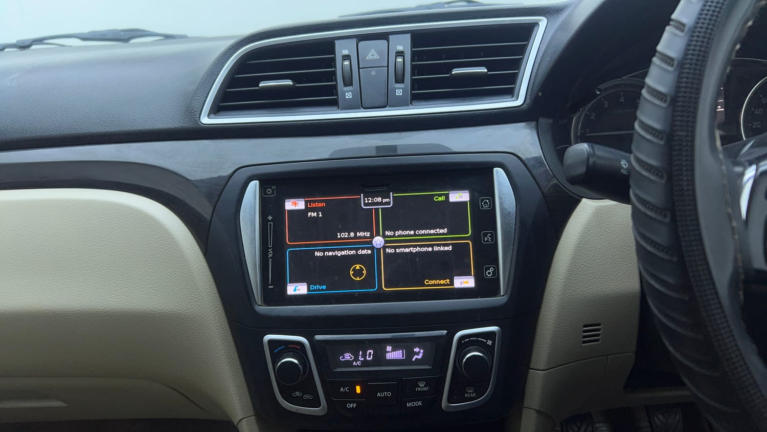 Used 2017 Maruti Suzuki Ciaz ZXI+ Petrol Manual top_features Integrated (in-dash) music system