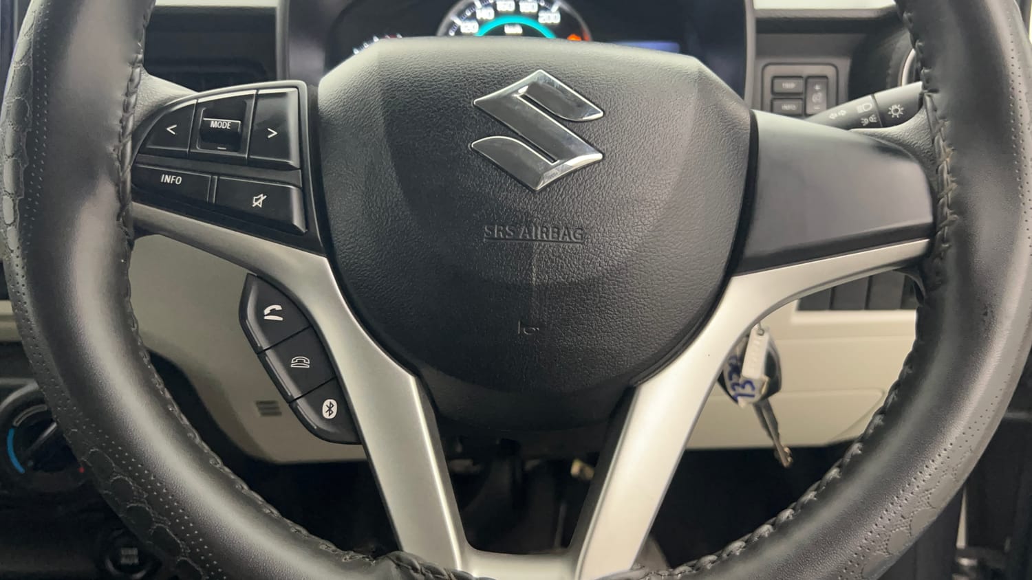 Used 2022 Maruti Suzuki Ignis Delta 1.2 MT Petrol Manual top_features Steering mounted controls