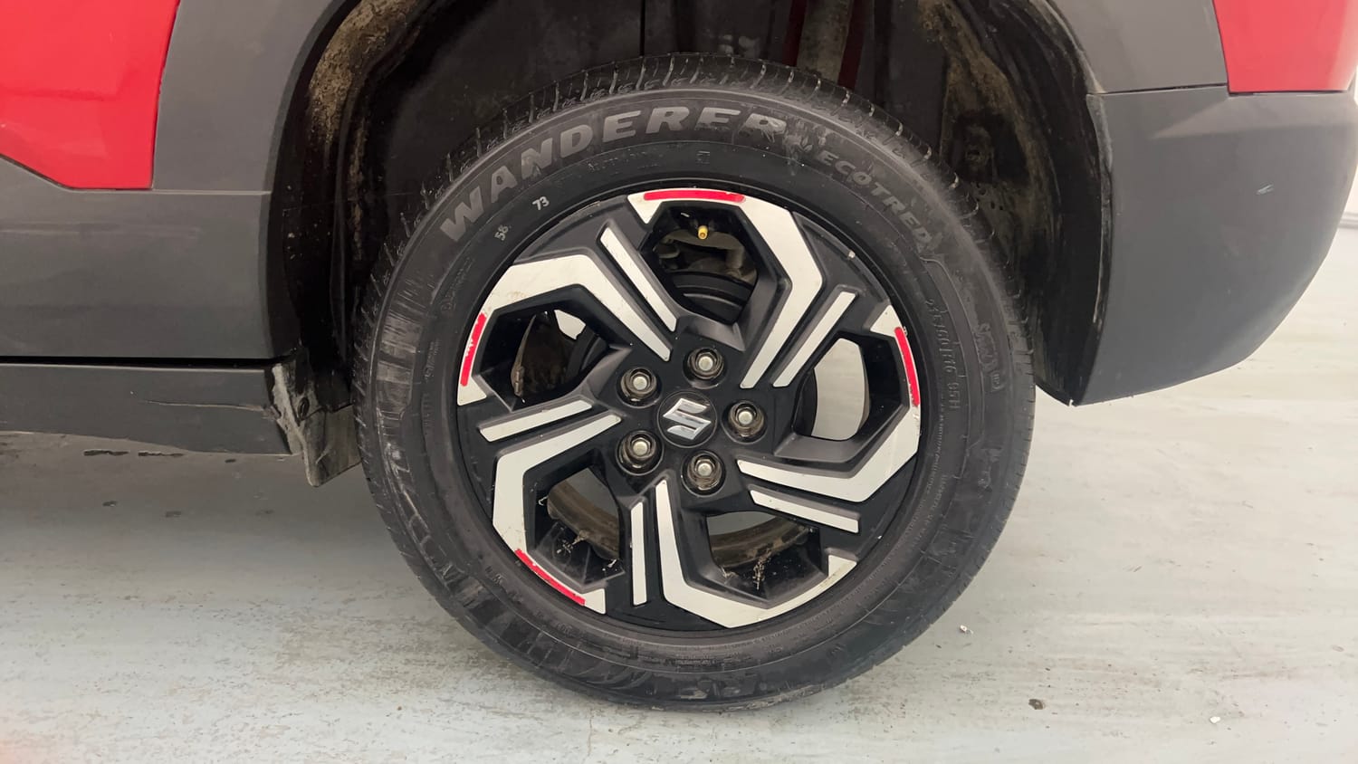 Used 2022 Maruti Suzuki Brezza Zxi Plus Dual Tone Petrol Manual tyres LEFT REAR TYRE RIM VIEW