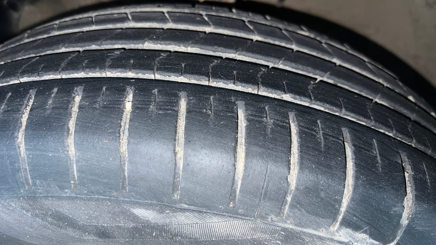 Used 2023 Maruti Suzuki Baleno Sigma MT Petrol Manual tyres LEFT FRONT TYRE TREAD VIEW