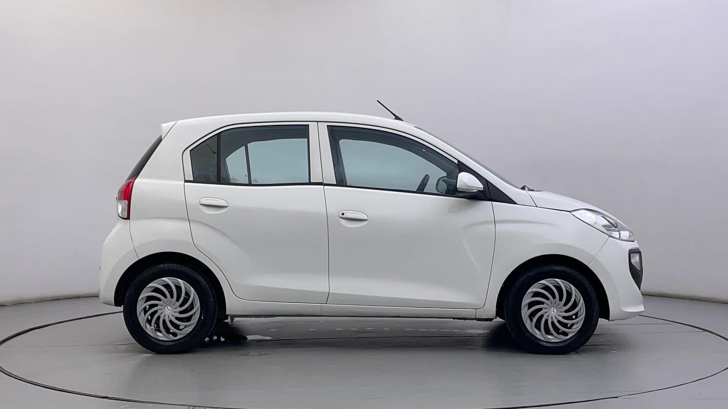 Used 2020 Hyundai Santro Sportz Petrol Manual exterior RIGHT SIDE VIEW