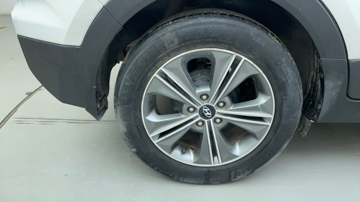 Used 2018 Hyundai Creta SX Plus 1.6 AT CRDI Diesel Automatic tyres RIGHT REAR TYRE RIM VIEW