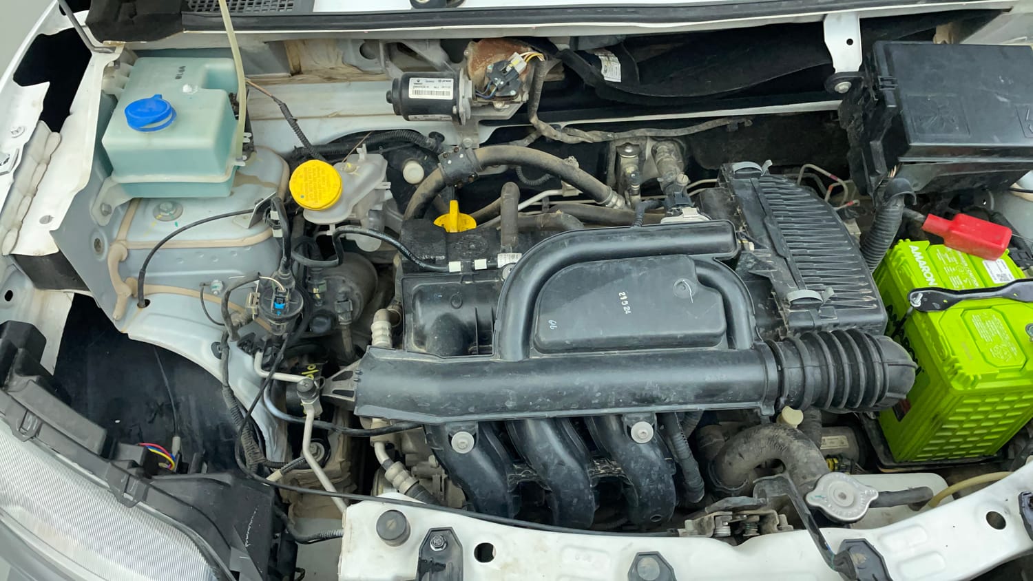Used 2023 Renault Kwid RXT 1.0 AMT Petrol Automatic engine ENGINE RIGHT SIDE VIEW
