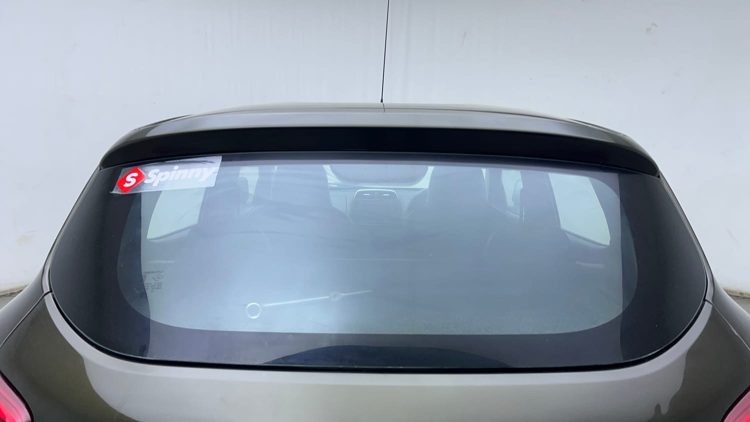 Used 2015 Renault Kwid RXT Petrol Manual exterior BACK WINDSHIELD VIEW