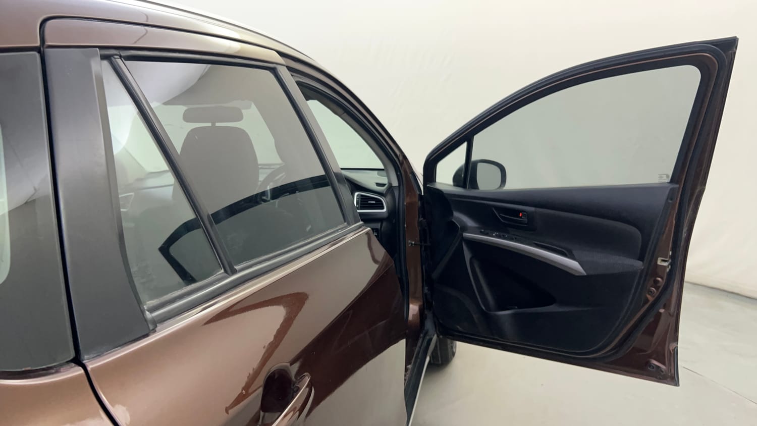 Used 2016 Maruti Suzuki S-Cross Delta 1.6 Diesel Manual interior RIGHT FRONT DOOR OPEN VIEW