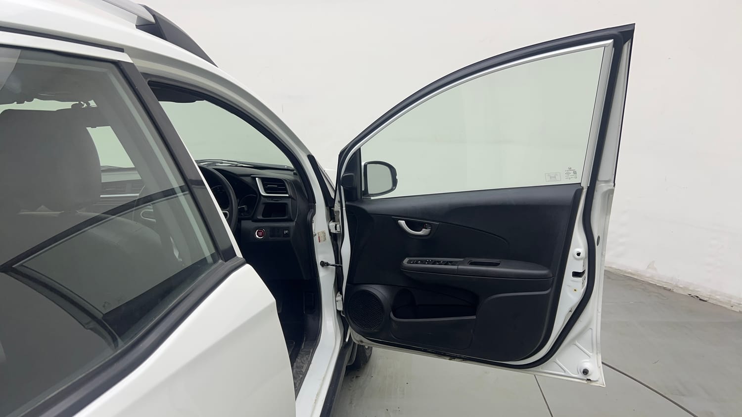 Used 2018 Honda BR-V V CVT Petrol Petrol Automatic interior RIGHT FRONT DOOR OPEN VIEW