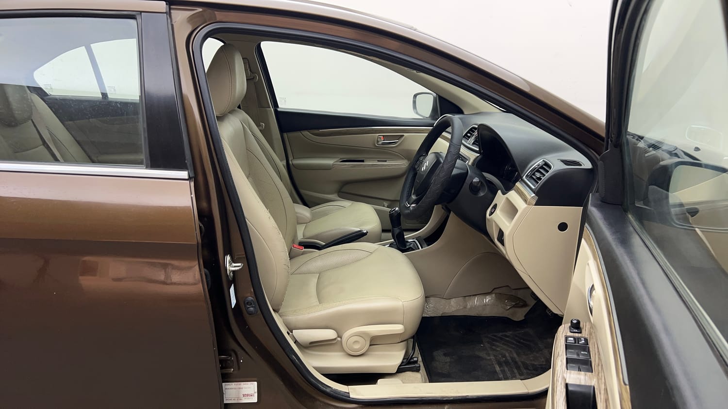 Used 2020 Maruti Suzuki Ciaz Alpha Hybrid 1.5 Petrol Manual interior RIGHT SIDE FRONT DOOR CABIN VIEW