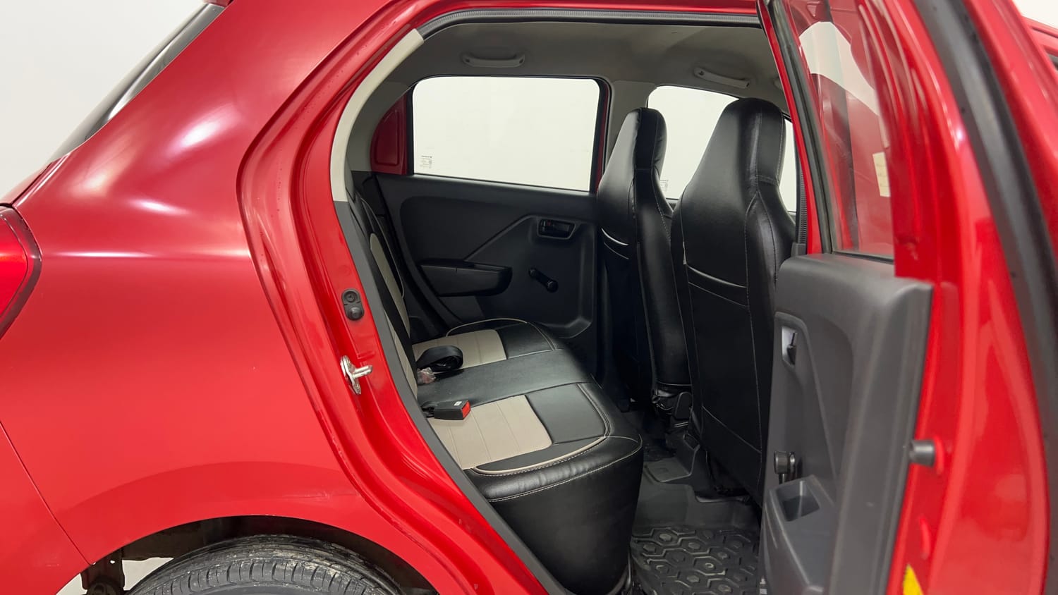 Used 2023 Maruti Suzuki Alto K10 VXi Petrol Manual interior RIGHT SIDE REAR DOOR CABIN VIEW