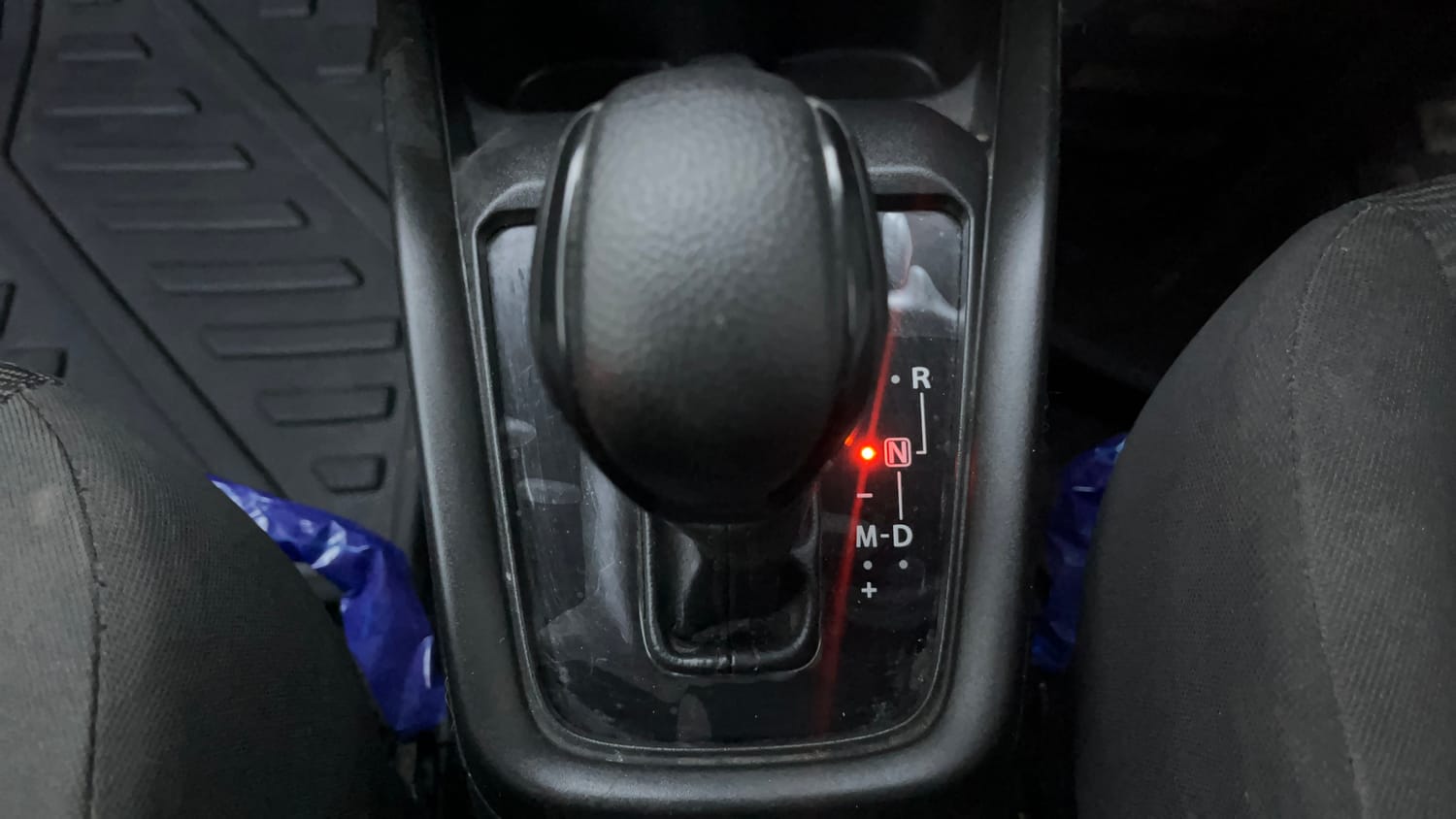 Used 2025 Maruti Suzuki Swift VXi (O) AMT Petrol Automatic interior GEAR  KNOB VIEW