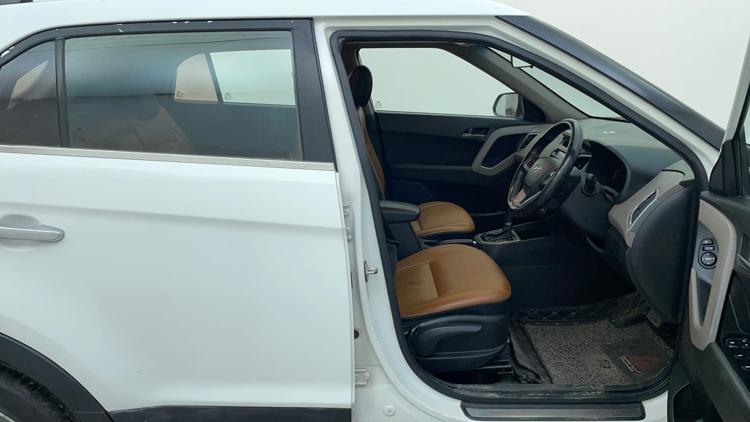 Used 2018 Hyundai Creta SX Plus 1.6 AT CRDI Diesel Automatic interior RIGHT SIDE FRONT DOOR CABIN VIEW