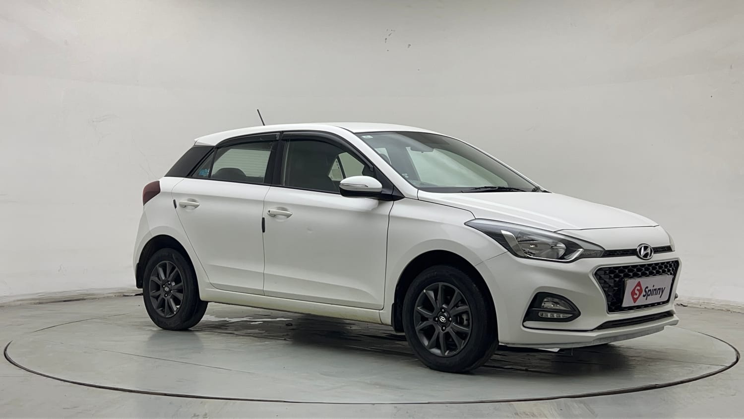 Used 2019 Hyundai Elite i20 Sportz Plus 1.2 Petrol Manual exterior RIGHT FRONT CORNER VIEW
