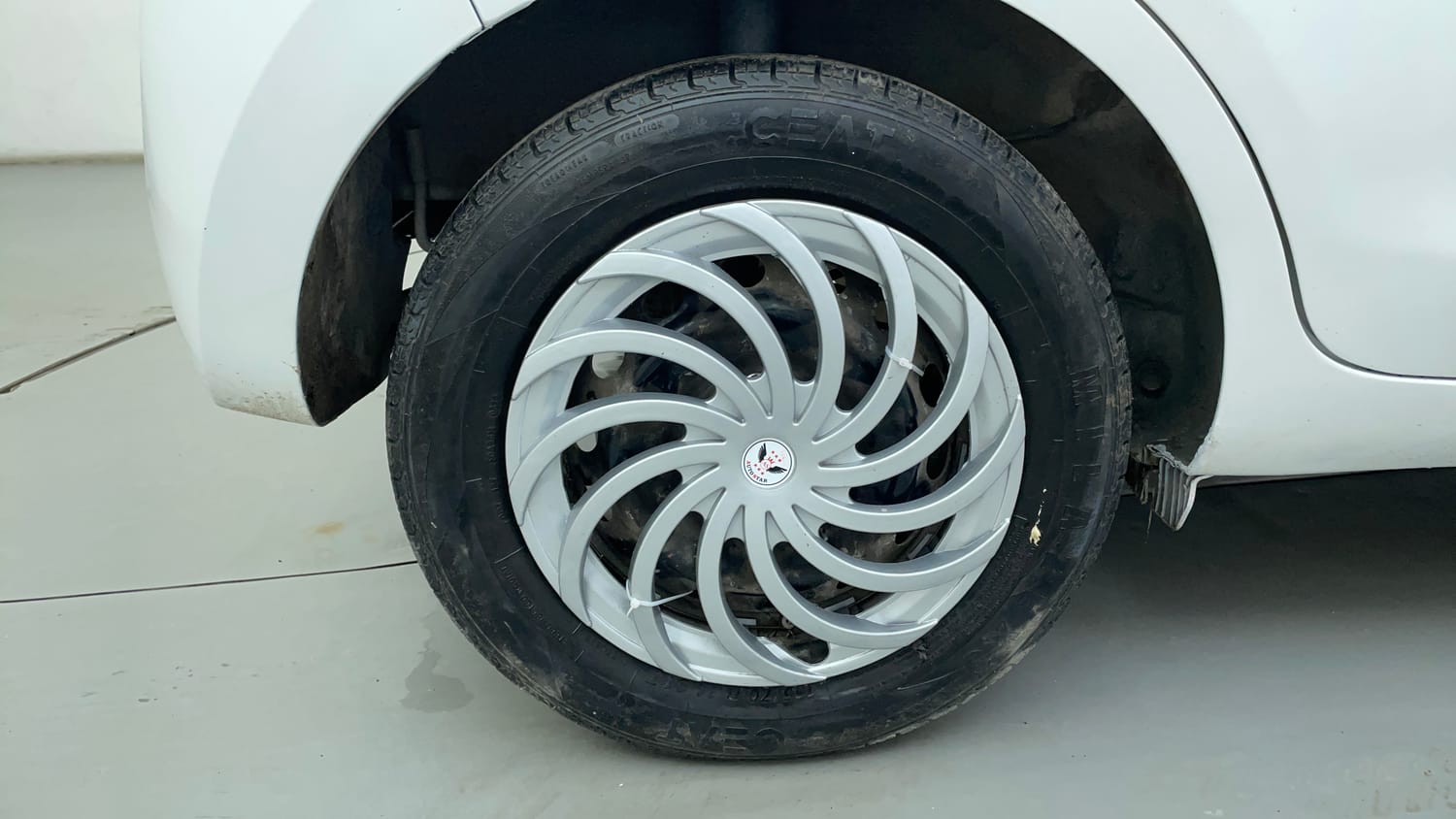 Used 2020 Hyundai Santro Sportz Petrol Manual tyres RIGHT REAR TYRE RIM VIEW