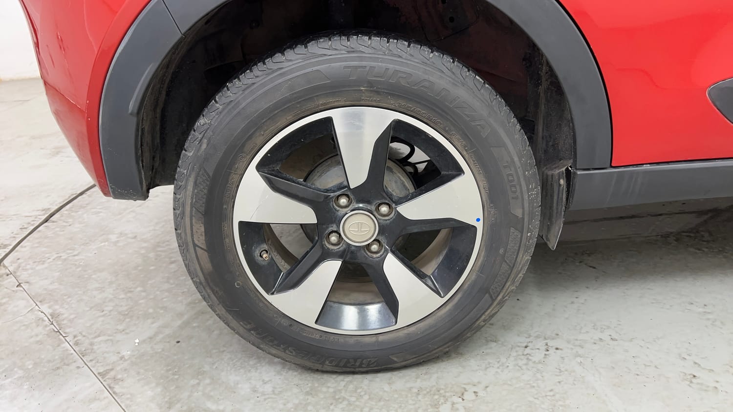 Used 2018 Tata Nexon XZA Plus Petrol Petrol Automatic tyres RIGHT REAR TYRE RIM VIEW