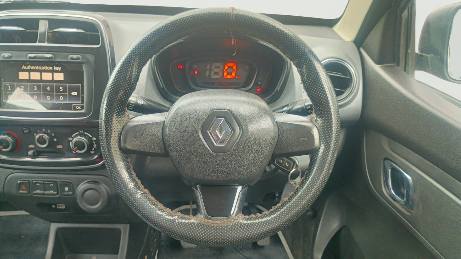 Used 2019 Renault Kwid RXT Opt Petrol Manual interior STEERING VIEW