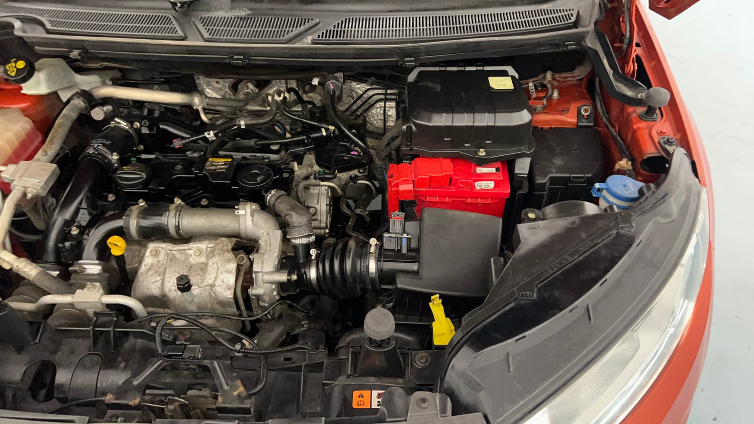 Used 2016 Ford EcoSport Titanium 1.5L TDCi Diesel Manual engine ENGINE LEFT SIDE VIEW