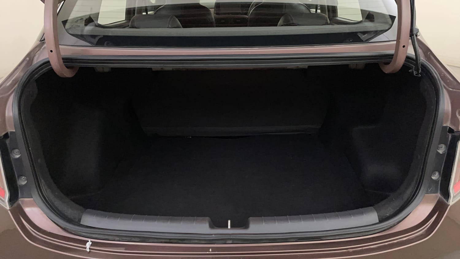 Used 2020 Hyundai Aura SX Plus 1.2 AMT Petrol Petrol Automatic interior DICKY INSIDE VIEW