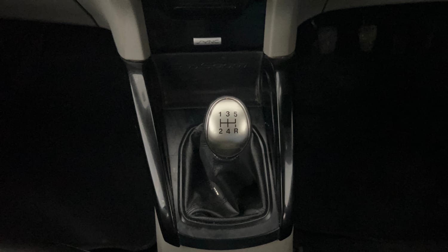Used 2016 Ford EcoSport Titanium 1.5L TDCi Diesel Manual interior GEAR  KNOB VIEW
