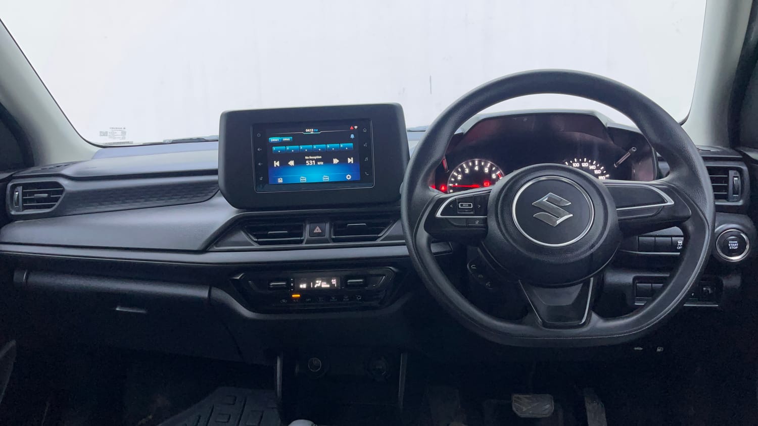 Used 2025 Maruti Suzuki Swift VXi (O) AMT Petrol Automatic interior DASHBOARD VIEW