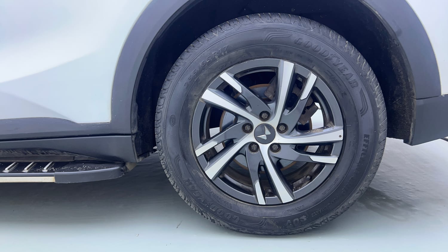 Used 2022 Mahindra XUV700 AX 5 Petrol MT 7 STR Petrol Manual tyres LEFT REAR TYRE RIM VIEW