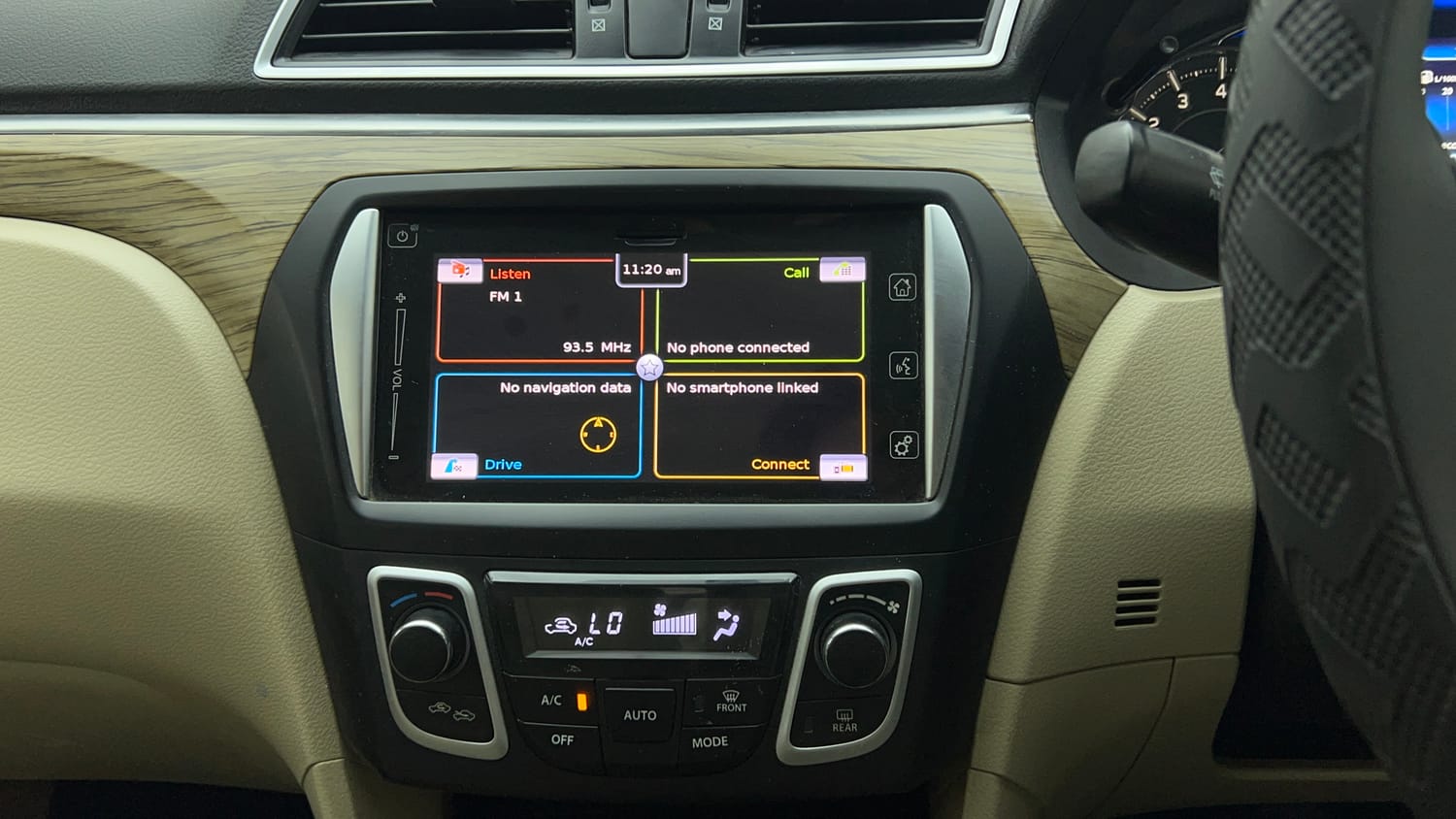 Used 2020 Maruti Suzuki Ciaz Alpha Hybrid 1.5 Petrol Manual top_features Integrated (in-dash) music system