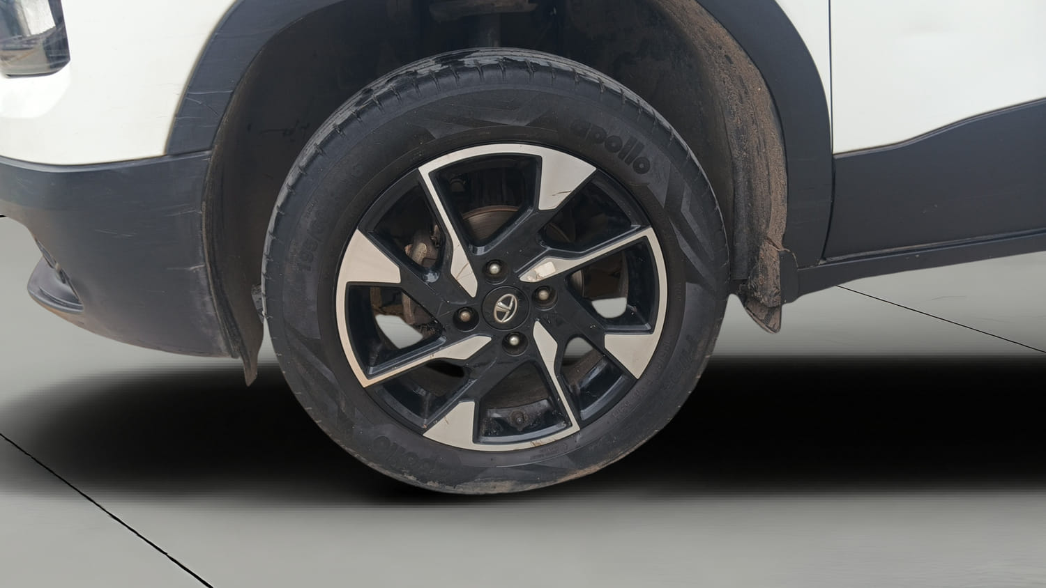 Used 2022 Tata Punch Creative MT Petrol Manual tyres LEFT FRONT TYRE RIM VIEW