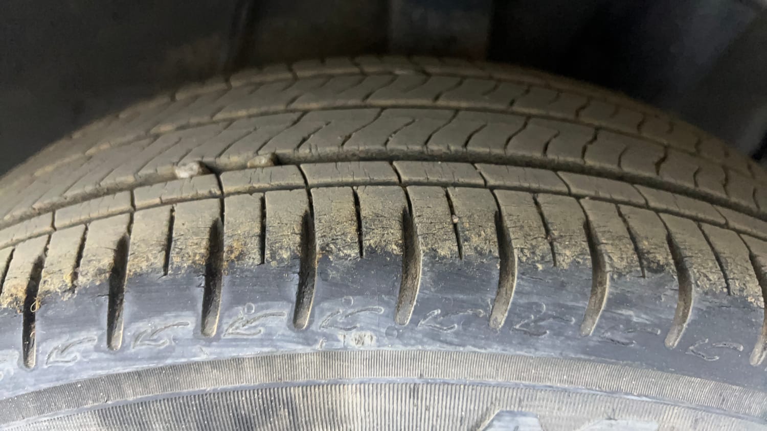 Used 2020 Hyundai Aura SX 1.2 (O) Petrol Petrol Manual tyres LEFT REAR TYRE TREAD VIEW