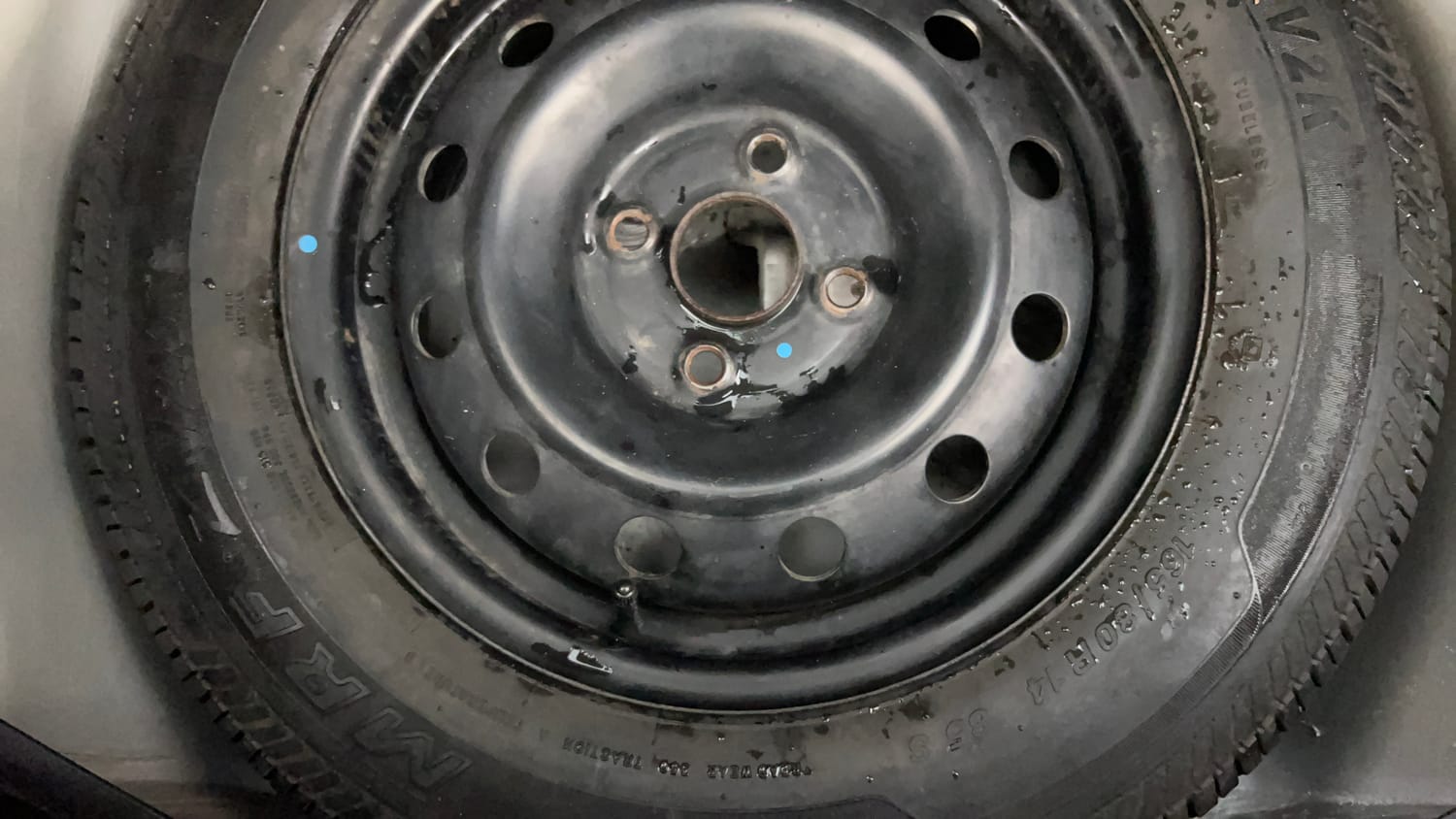 Used 2013 Maruti Suzuki Swift VXi Petrol Manual tyres SPARE TYRE VIEW