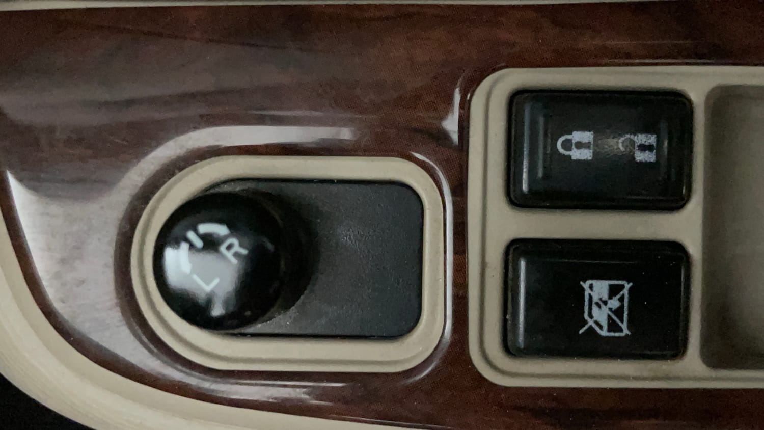 Used 2019 Maruti Suzuki Dzire VXi AMT Petrol Automatic top_features Adjustable ORVM