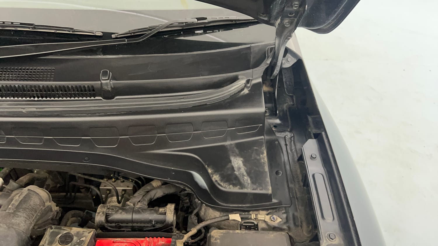 Used 2021 Kia Sonet GTX Plus 1.0 DCT Petrol Automatic engine ENGINE LEFT SIDE HINGE & APRON VIEW