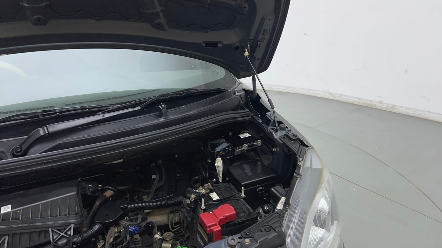 Used 2023 Maruti Suzuki Wagon R VXI 1.0 Petrol Manual engine ENGINE LEFT SIDE HINGE & APRON VIEW