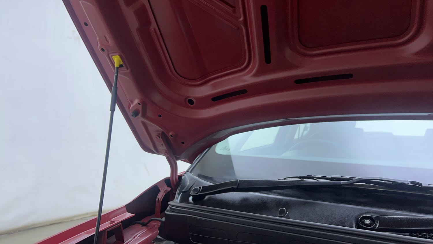 Used 2022 Hyundai Venue SX (O) 1.5 CRDi Diesel Manual engine ENGINE RIGHT SIDE HINGE & APRON VIEW