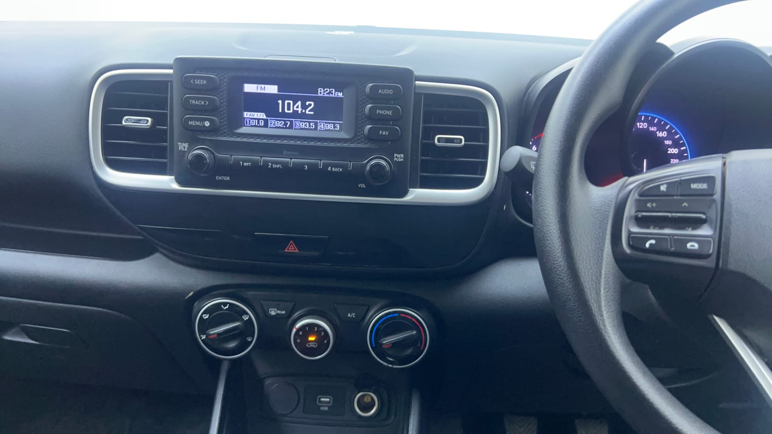 Used 2019 Hyundai Venue S 1.2 Petrol Petrol Manual interior MUSIC SYSTEM & AC CONTROL VIEW