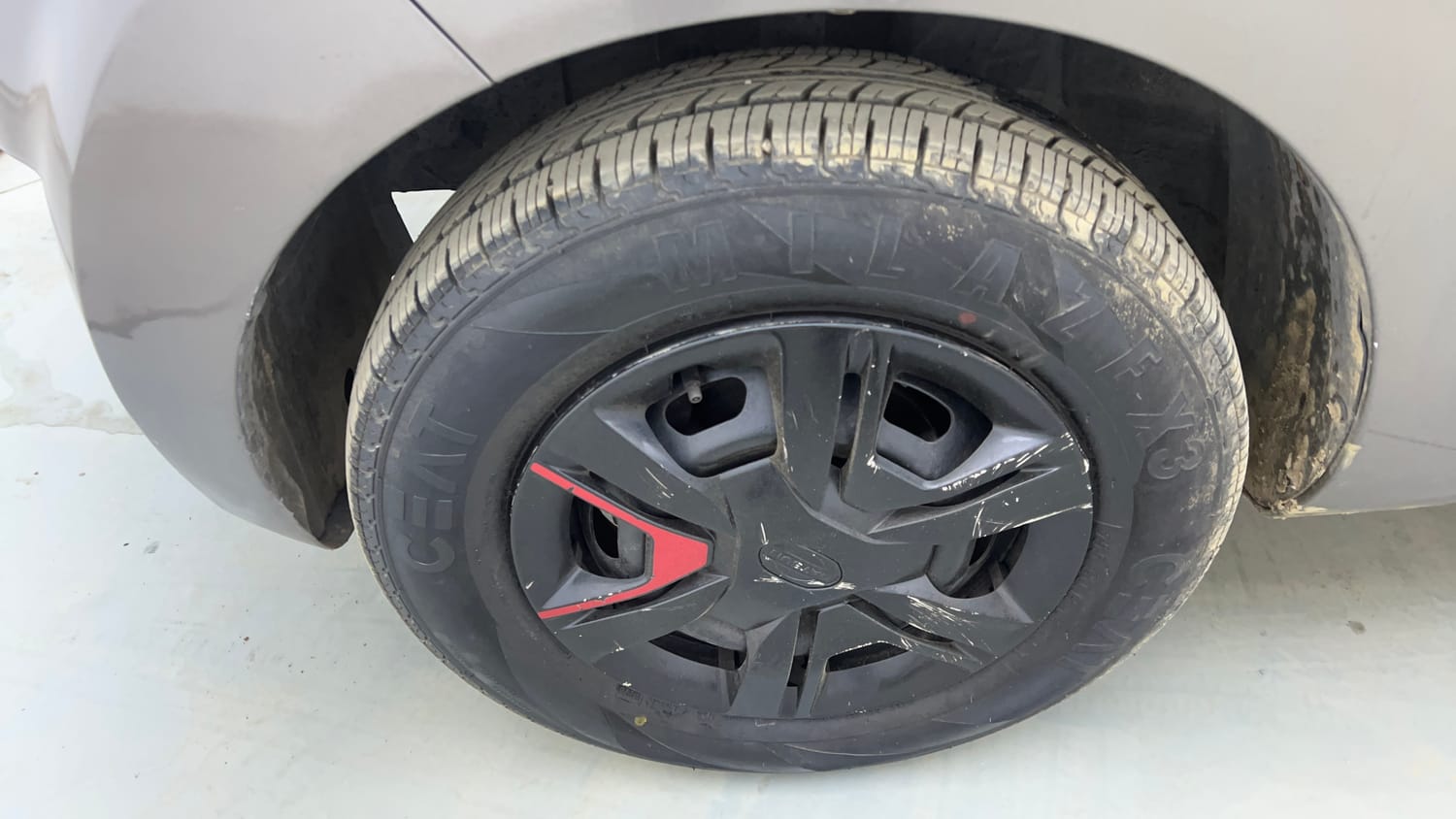 Used 2016 Datsun Redi-GO S Petrol Manual tyres LEFT FRONT TYRE RIM VIEW