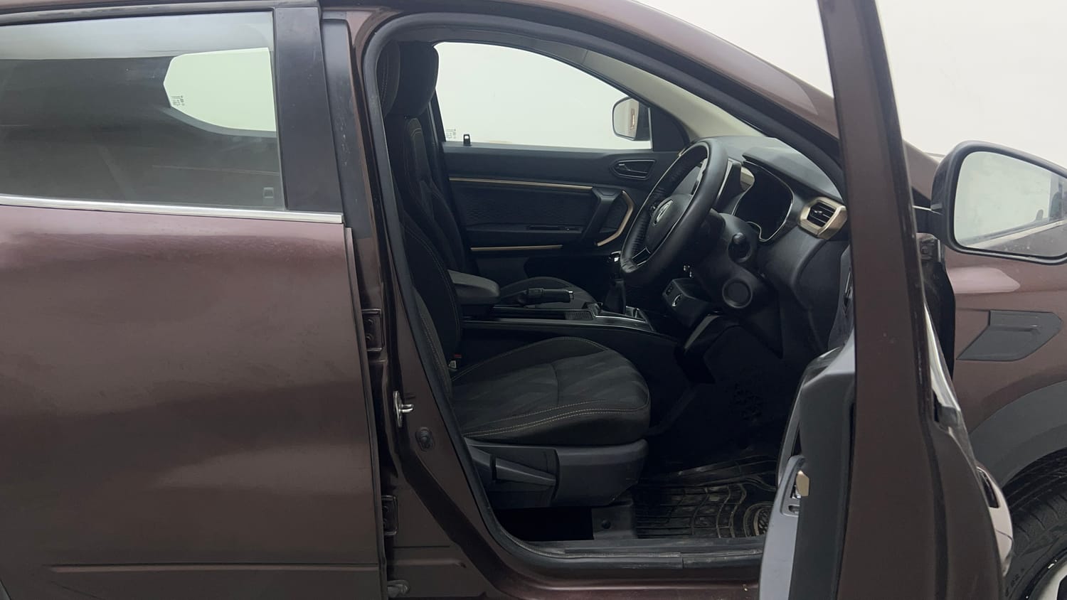 Used 2021 Renault Kiger RXT 1.0 Turbo MT Petrol Manual interior RIGHT SIDE FRONT DOOR CABIN VIEW