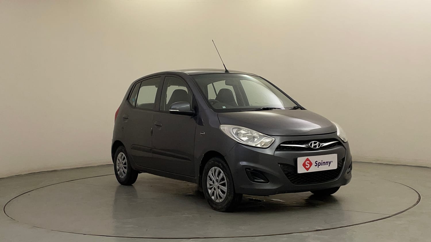 Used 2013 Hyundai i10 Magna 1.2 Kappa2 Petrol Manual exterior RIGHT FRONT CORNER VIEW