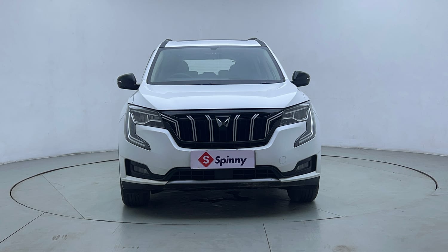 Used 2022 Mahindra XUV700 AX 5 Petrol MT 7 STR Petrol Manual exterior FRONT VIEW