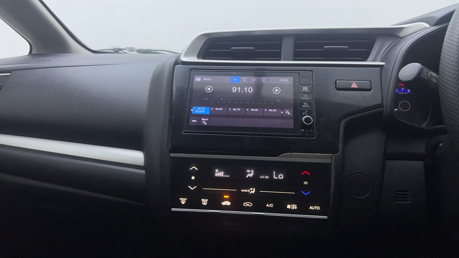 Used 2017 Honda WR-V VX MT Petrol Petrol Manual interior MUSIC SYSTEM & AC CONTROL VIEW