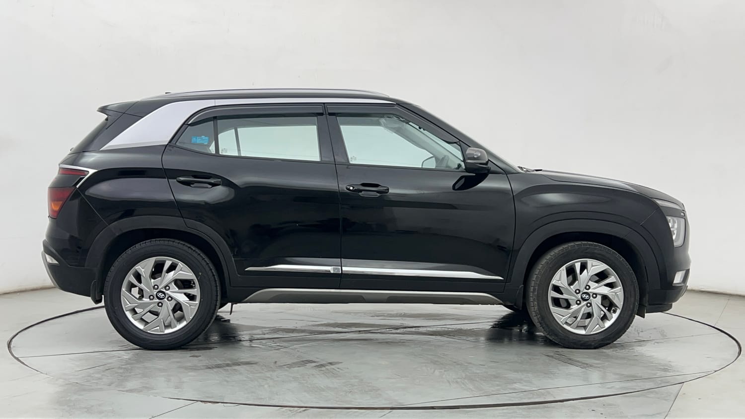 Used 2022 Hyundai Creta SX 1.5 Petrol Executive Petrol Manual exterior RIGHT SIDE VIEW