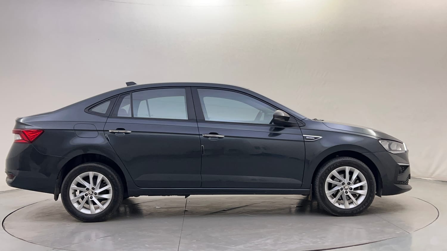 Used 2024 Skoda Slavia Ambition 1.0L TSI MT Petrol Manual exterior RIGHT SIDE VIEW