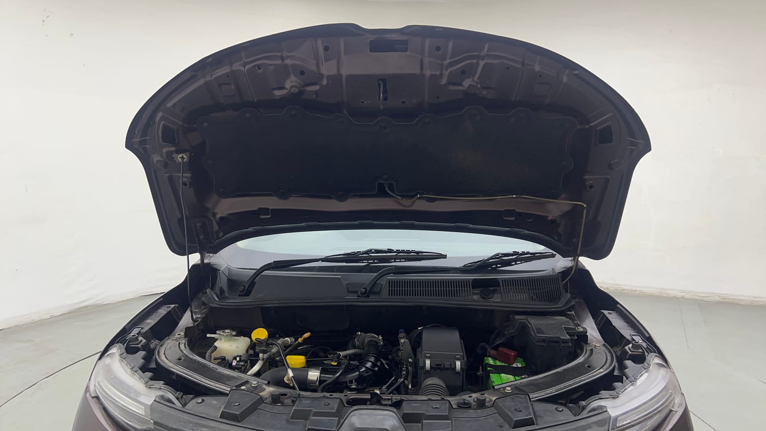 Used 2021 Renault Kiger RXT 1.0 Turbo MT Petrol Manual engine ENGINE & BONNET OPEN FRONT VIEW