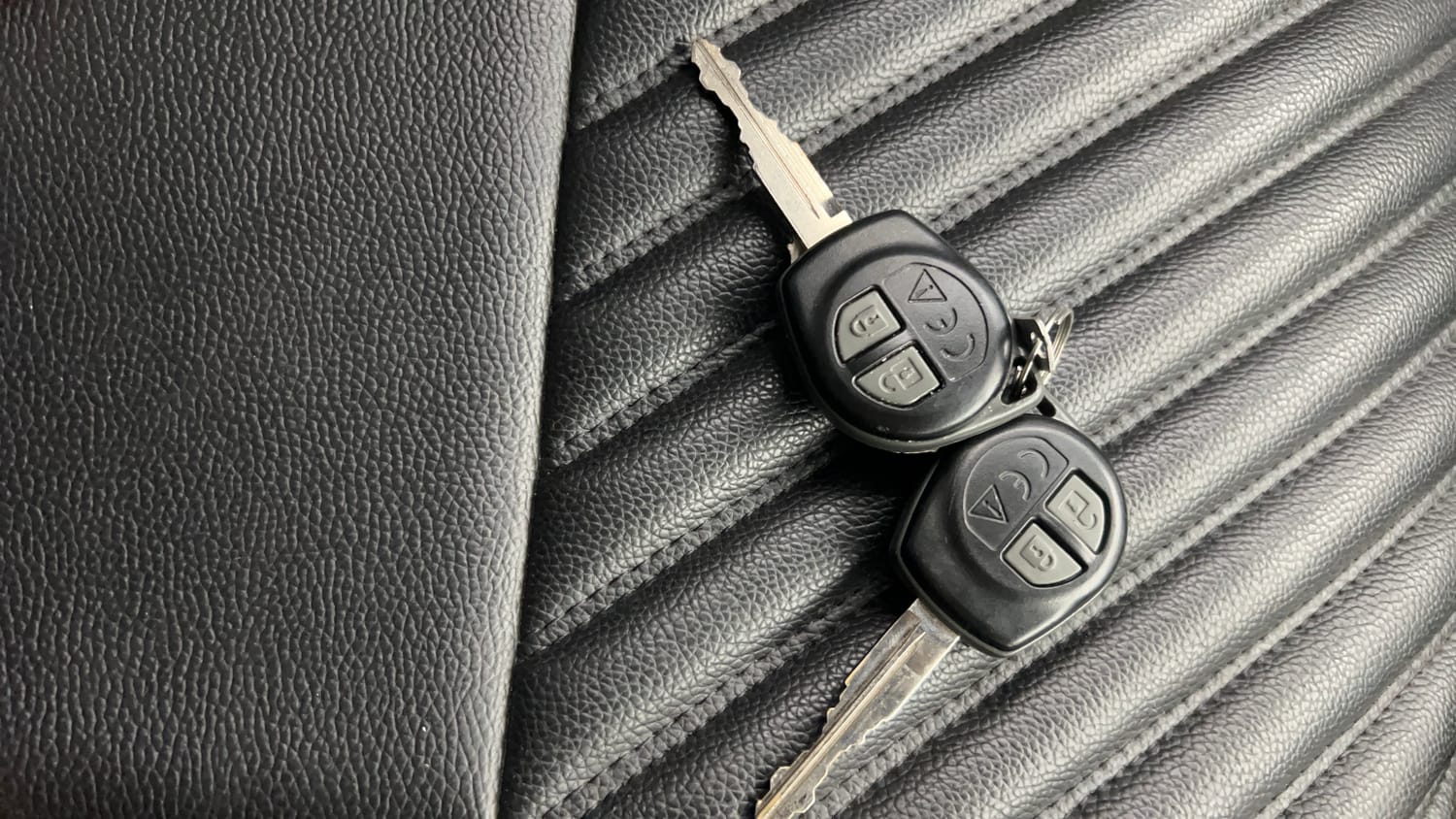 Used 2022 Maruti Suzuki Ignis Delta 1.2 MT Petrol Manual extra CAR KEY VIEW