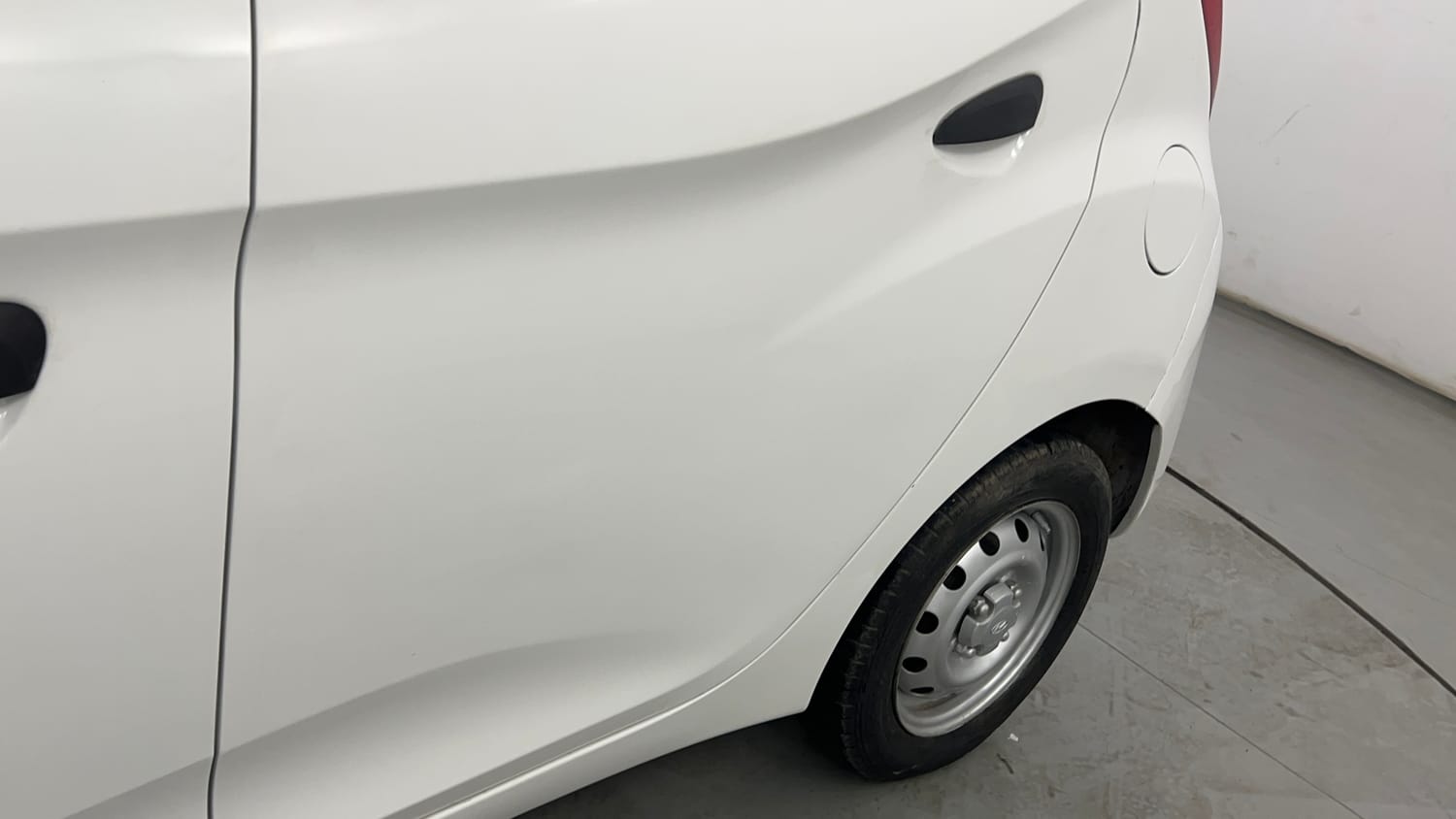 Used 2018 Hyundai Eon Era + Petrol Manual dents MINOR SCRATCH