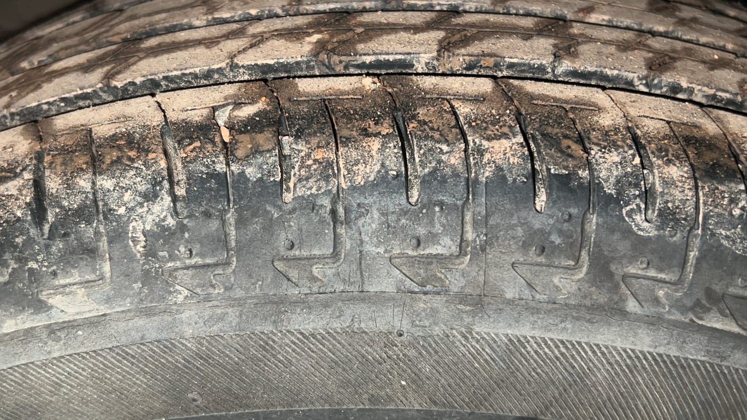 Used 2022 Maruti Suzuki Ignis Delta 1.2 MT Petrol Manual tyres RIGHT REAR TYRE TREAD VIEW