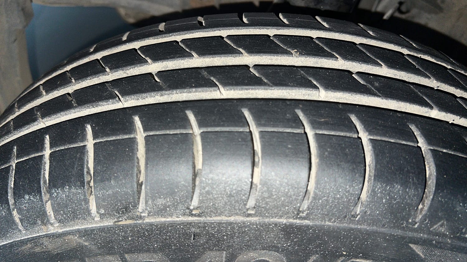 Used 2020 Honda Amaze 1.2 S MT Petrol Petrol Manual tyres LEFT FRONT TYRE TREAD VIEW