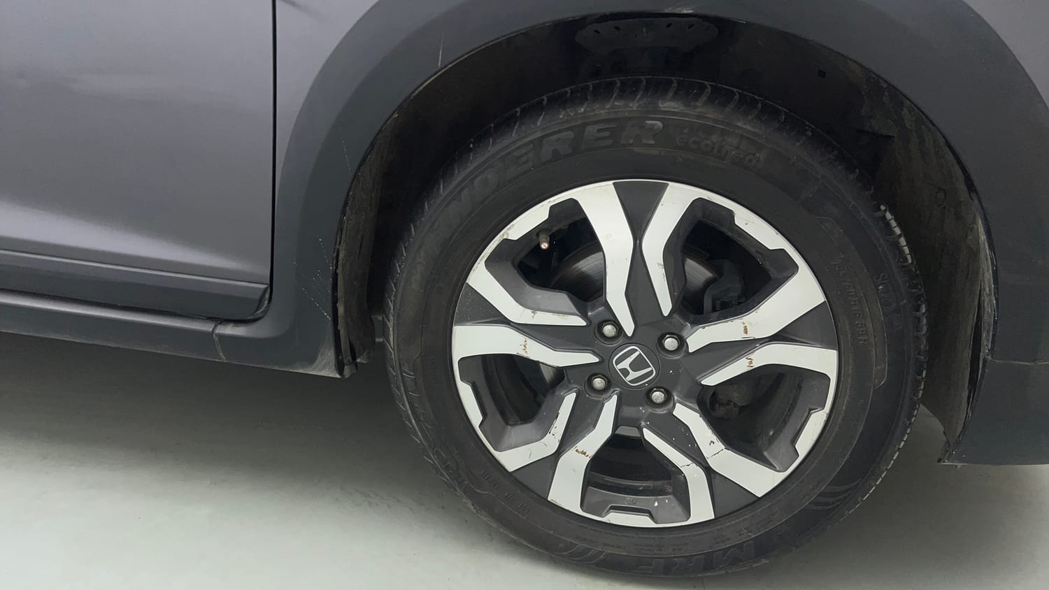 Used 2017 Honda WR-V VX MT Petrol Petrol Manual tyres RIGHT FRONT TYRE RIM VIEW