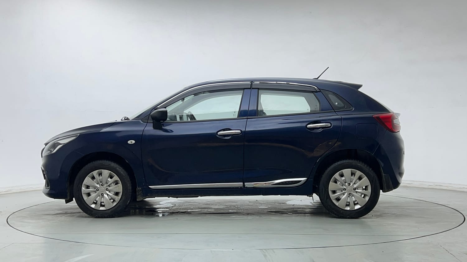 Used 2023 Maruti Suzuki Baleno Sigma MT Petrol Manual exterior LEFT SIDE VIEW